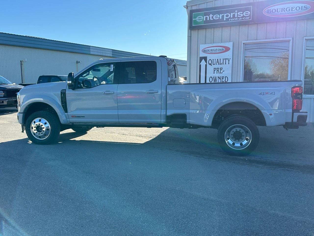 2026 Ford F-450 Super Duty DRW PLATINUM 4WD CREW CAB 8' BOX Photo