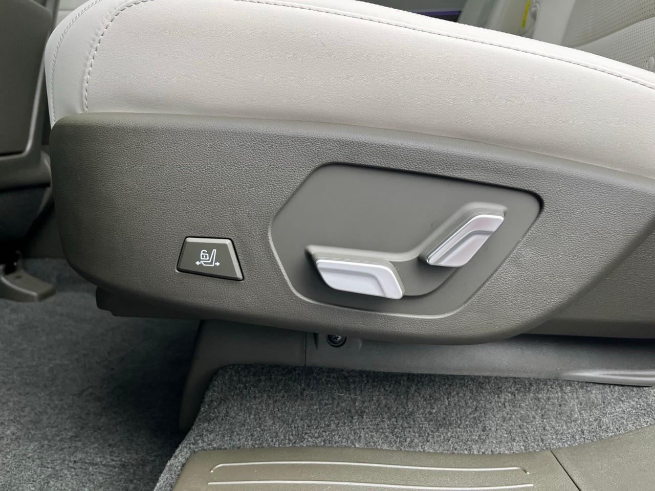 2026 Hyundai Santa Fe Hybrid Ultimate Calligraphy AWD w/Beige Photo