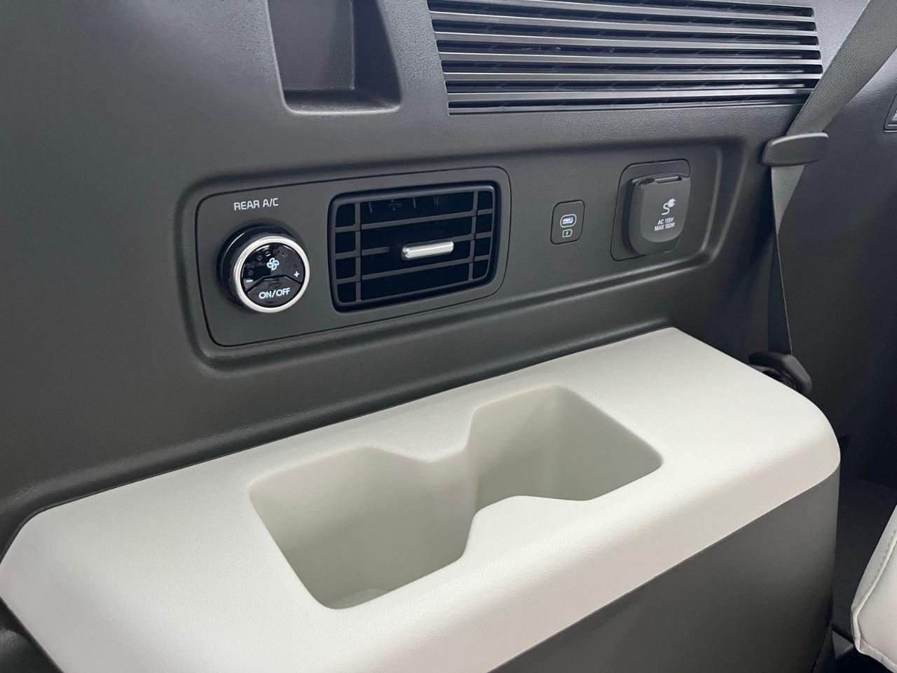 2026 Hyundai Santa Fe Hybrid Ultimate Calligraphy AWD w/Beige Photo