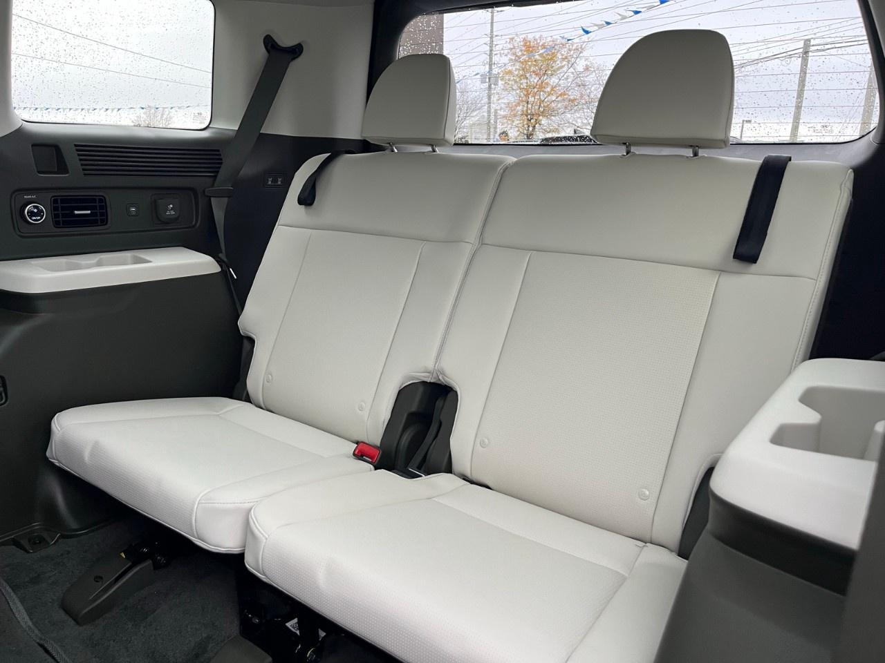 2026 Hyundai Santa Fe Hybrid Ultimate Calligraphy AWD w/Beige Photo