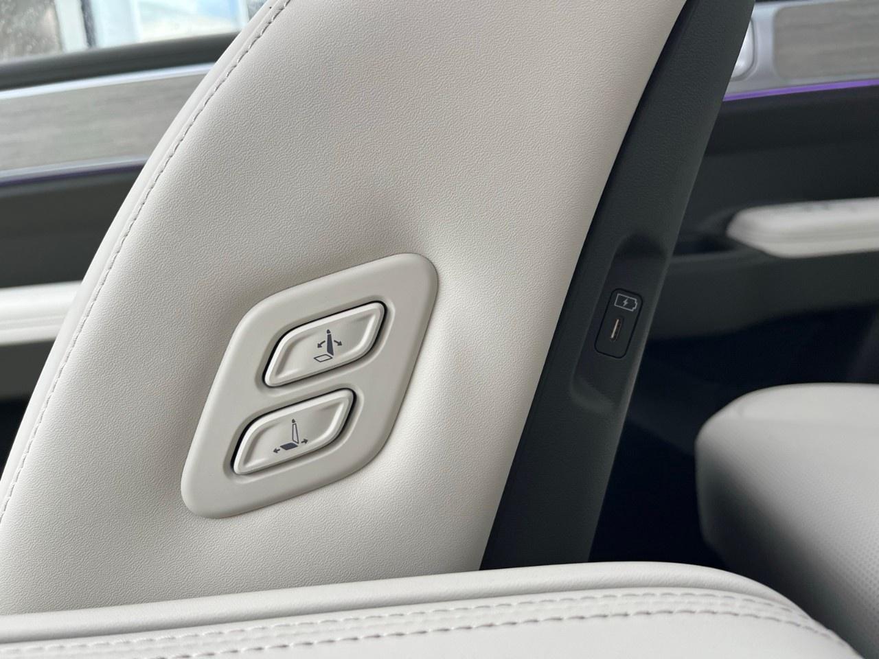 2026 Hyundai Santa Fe Hybrid Ultimate Calligraphy AWD w/Beige Photo