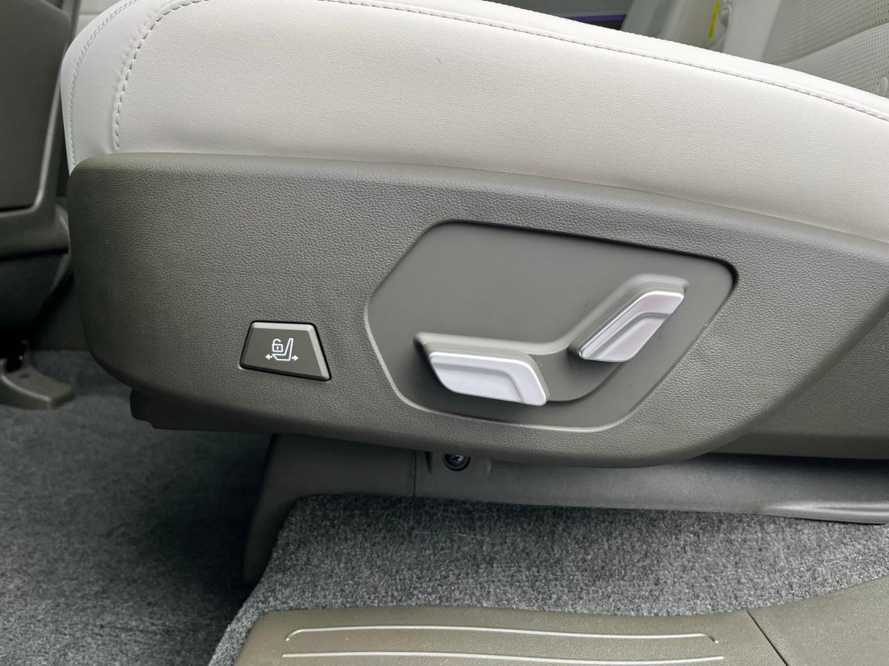 2026 Hyundai Santa Fe Hybrid Ultimate Calligraphy AWD w/Beige Photo