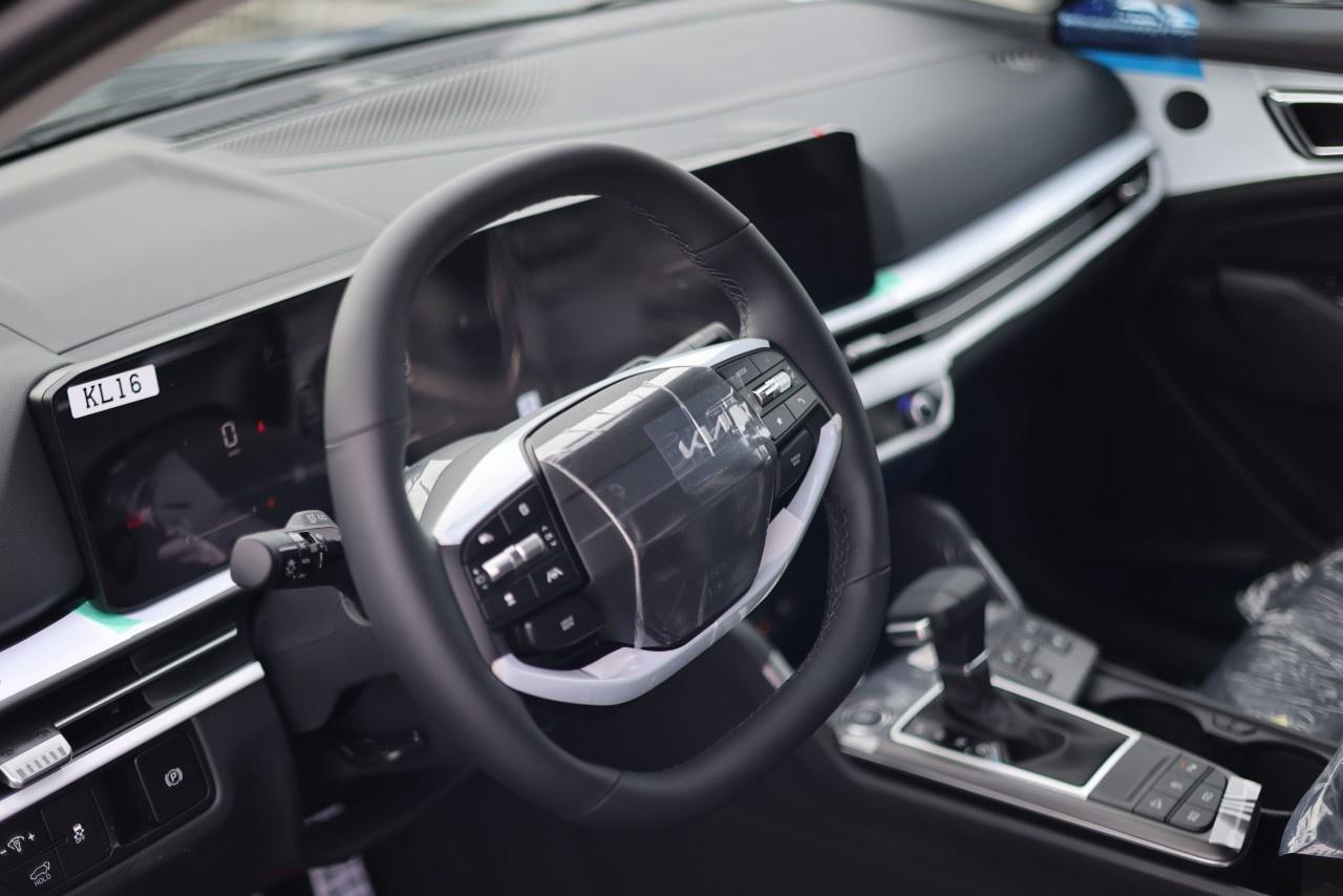 2026 Kia Sportage EX Premium AWD w/Black Interior Photo