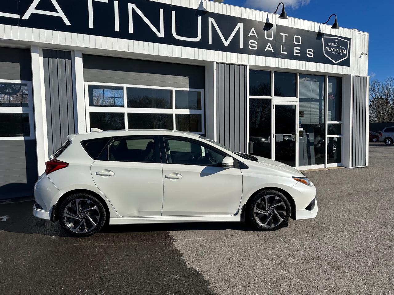2018 Toyota Corolla IM Photo1