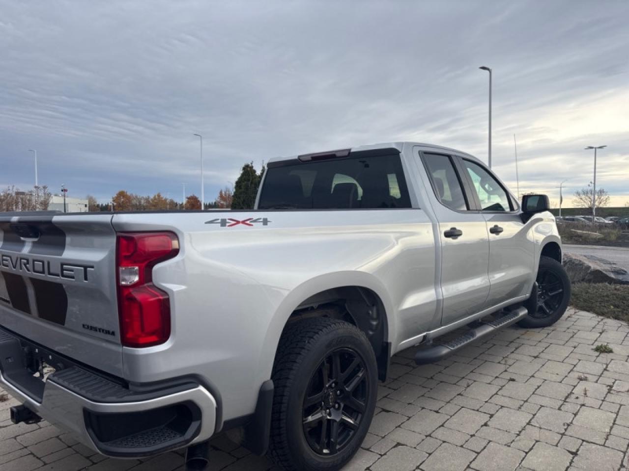 2020 Chevrolet Silverado 1500 Custom  - Apple CarPlay Photo