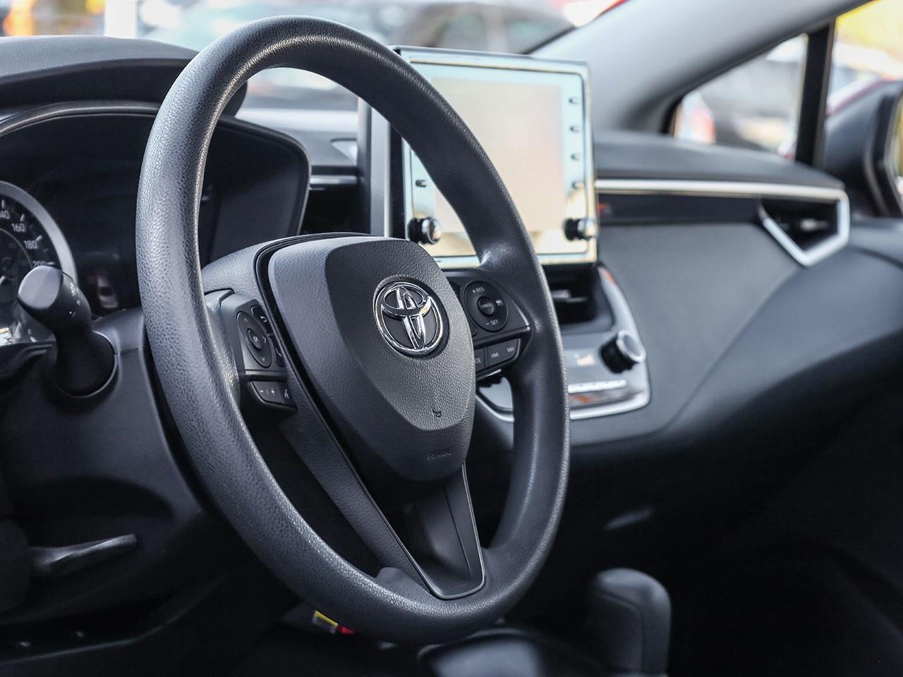 2020 Toyota Corolla LE Toyota Quality, Toyota Reliability! Photo