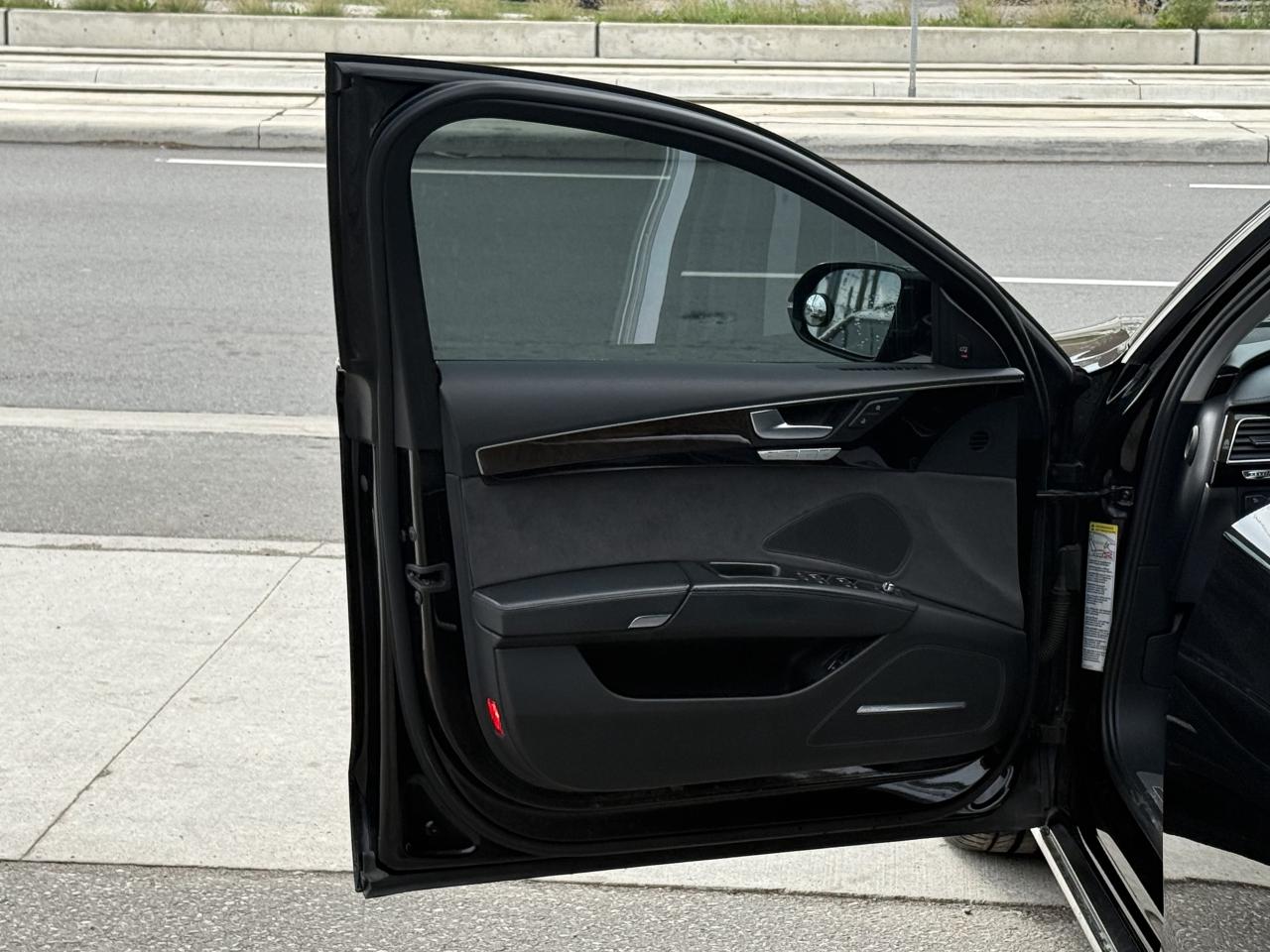 2016 Audi A8 UPGRADED | SUNROOF | BOSE | 360 CAMERA | Photo