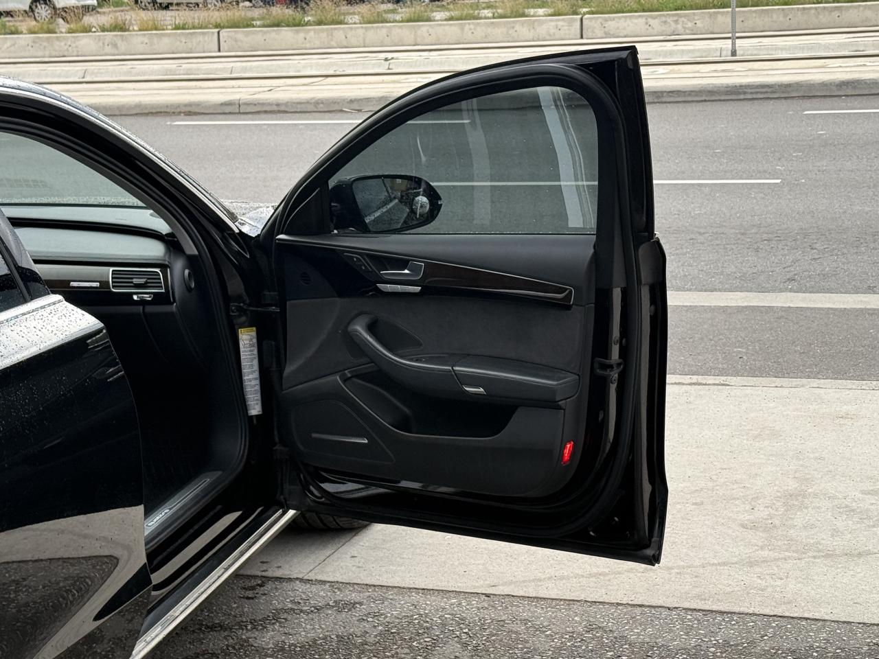 2016 Audi A8 UPGRADED | SUNROOF | BOSE | 360 CAMERA | Photo