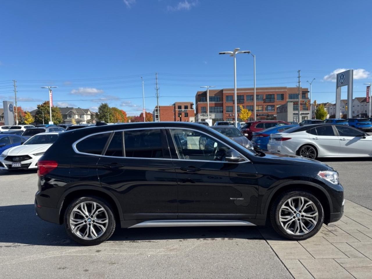 2018 BMW X1 xDrive28i  - Sunroof -  Heated Seats Photo4