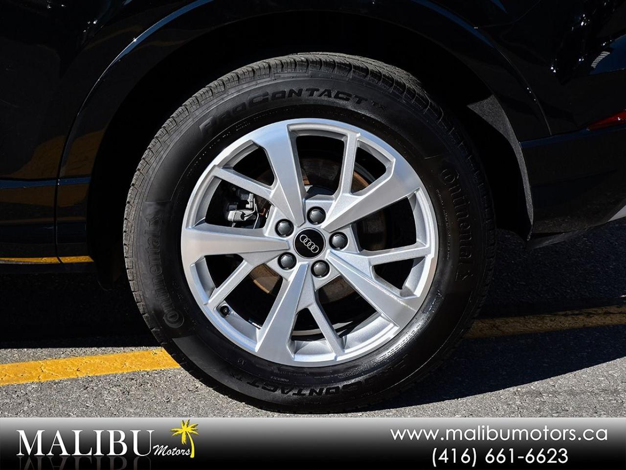 2025 Audi Q3 SUNR0OF Photo