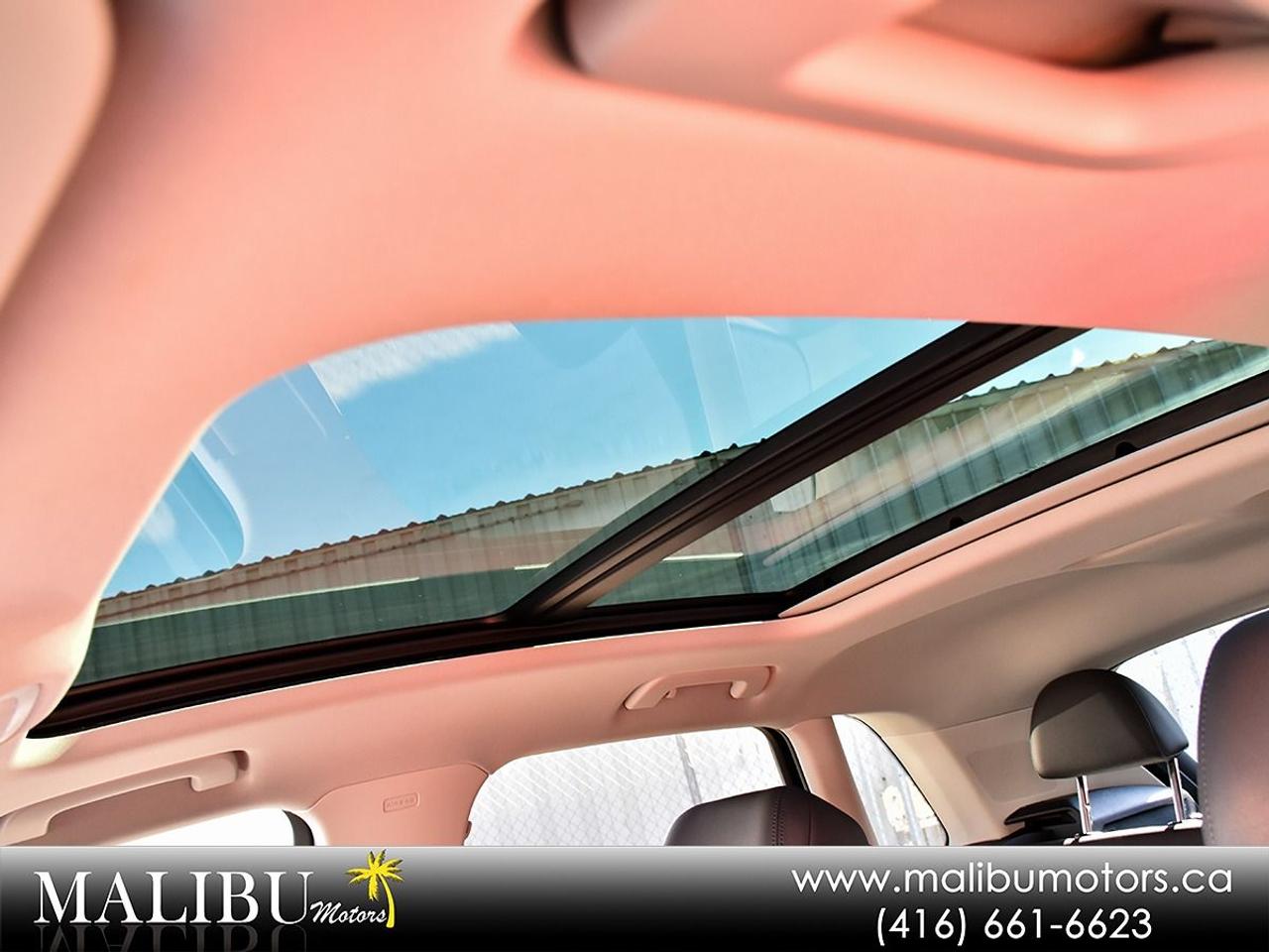 2025 Audi Q3 SUNR0OF Photo