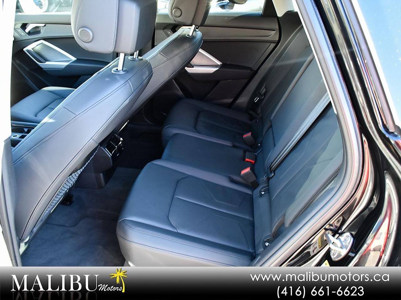 2025 Audi Q3 SUNR0OF Photo