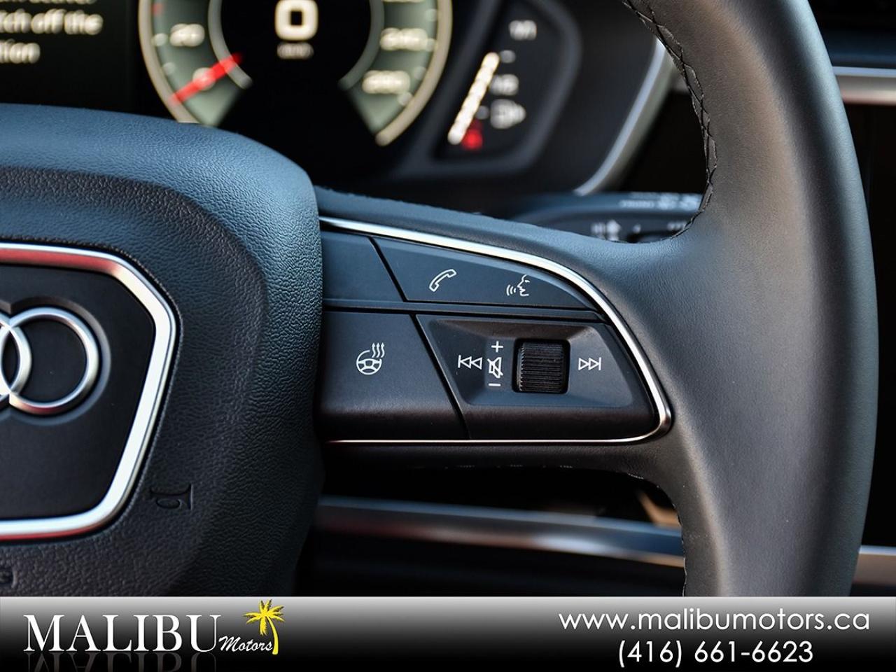 2025 Audi Q3 SUNR0OF Photo