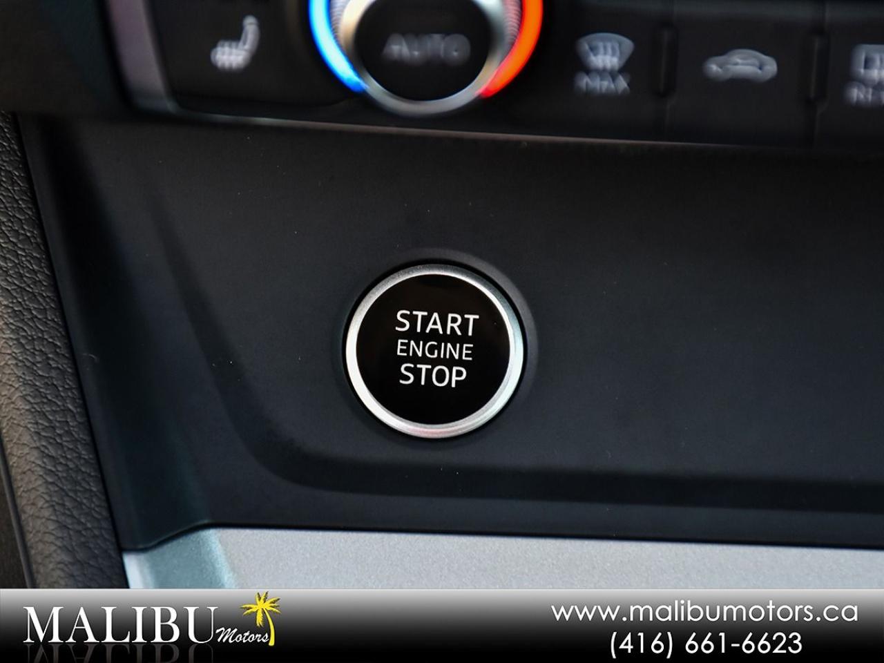 2025 Audi Q3 SUNR0OF Photo