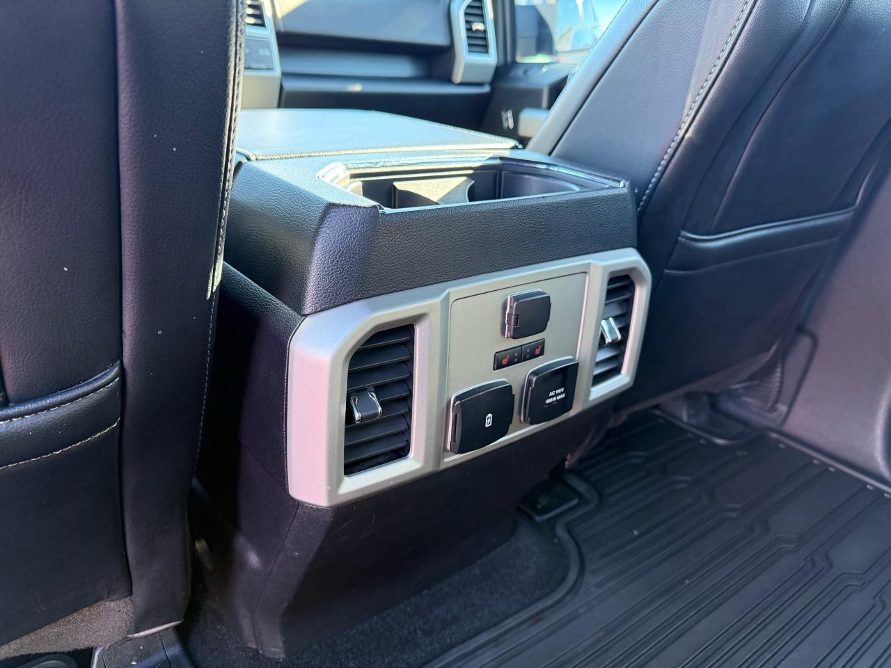 2018 Ford F-150 Lariat 4WD SuperCrew 5.5' Box Photo43