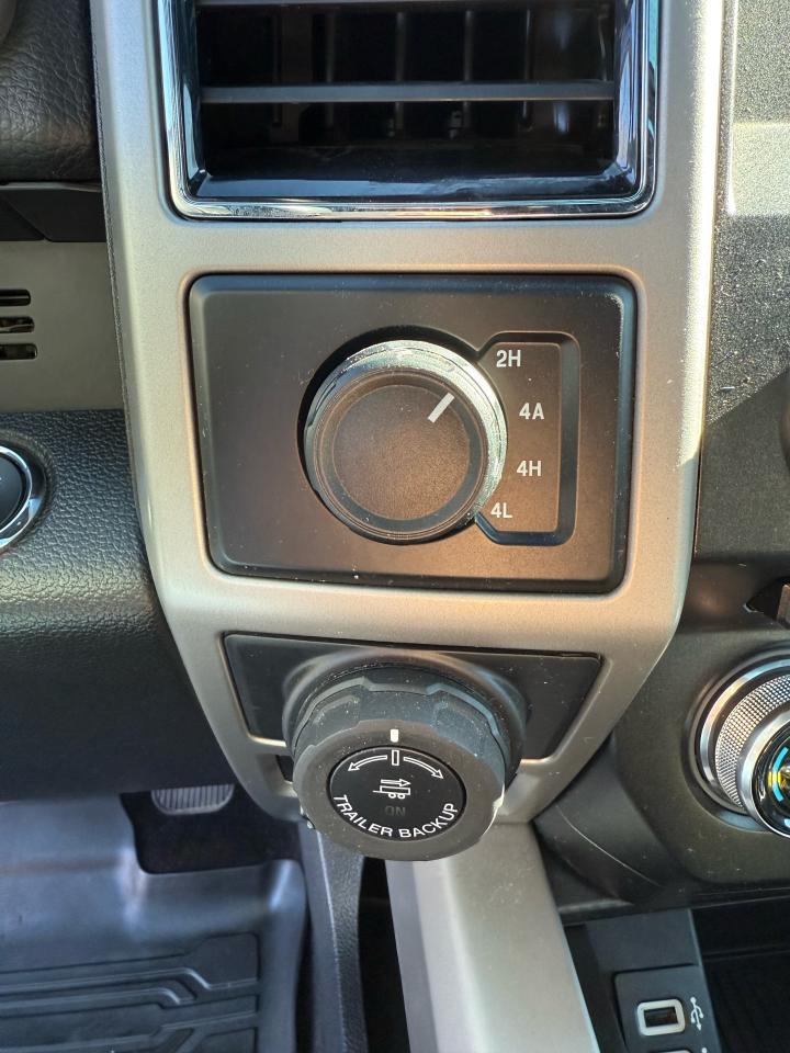 2018 Ford F-150 Lariat 4WD SuperCrew 5.5' Box Photo23