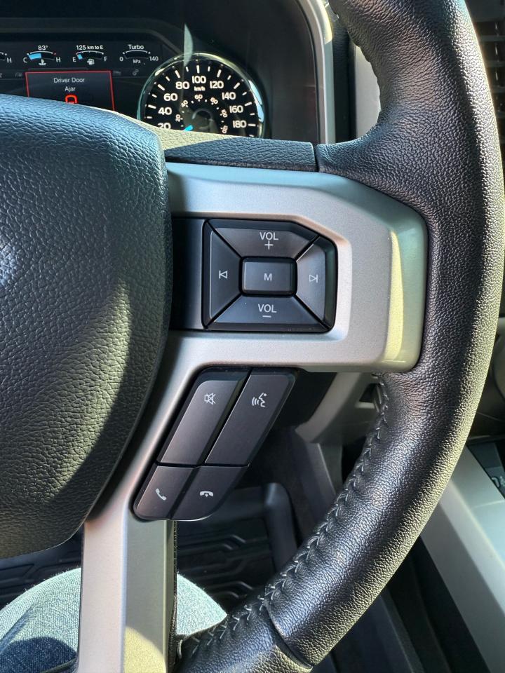 2018 Ford F-150 Lariat 4WD SuperCrew 5.5' Box Photo26