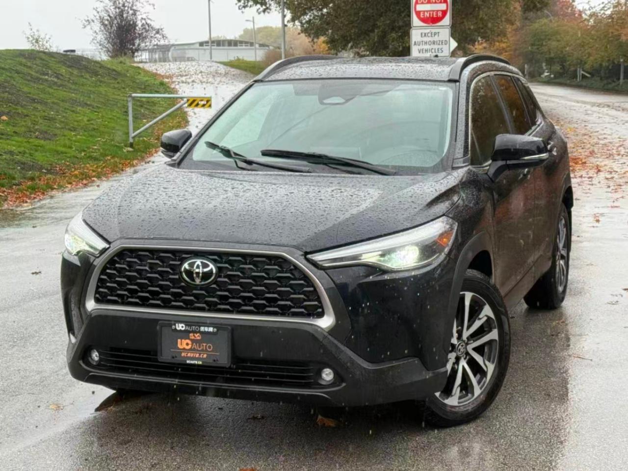 Used 2024 Toyota Corolla Cross XLE AWD/ NO ACCIDENT/ BC LOCAL/ ONE OWNER for sale in Richmond, BC
