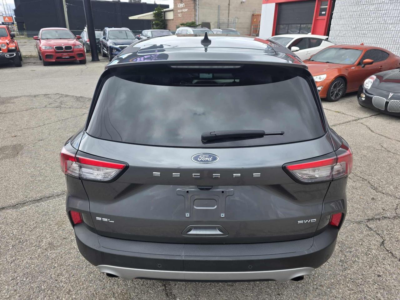 2022 Ford Escape SEL AWD Photo4