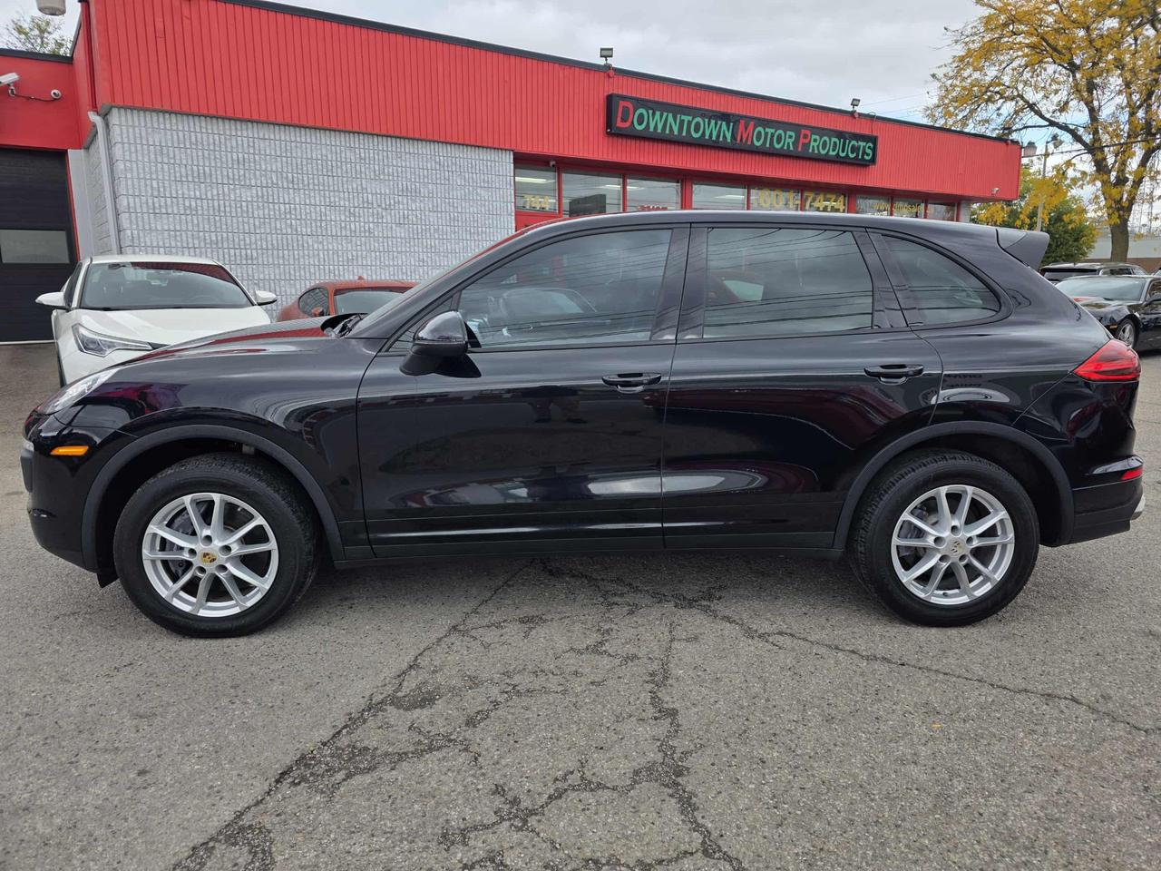 2017 Porsche Cayenne Platinum Edition AWD Photo