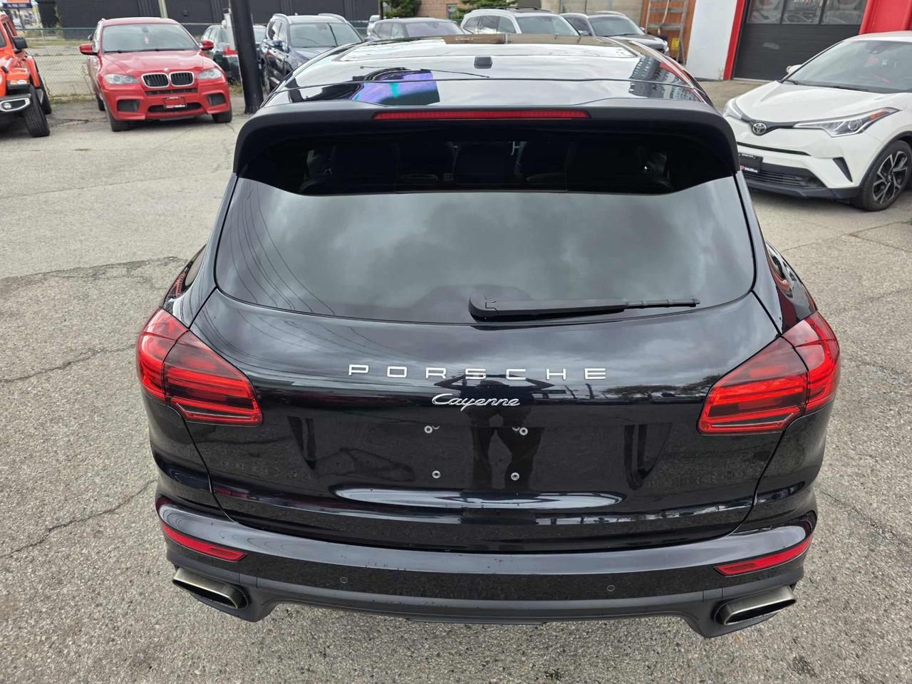 2017 Porsche Cayenne Platinum Edition AWD Photo