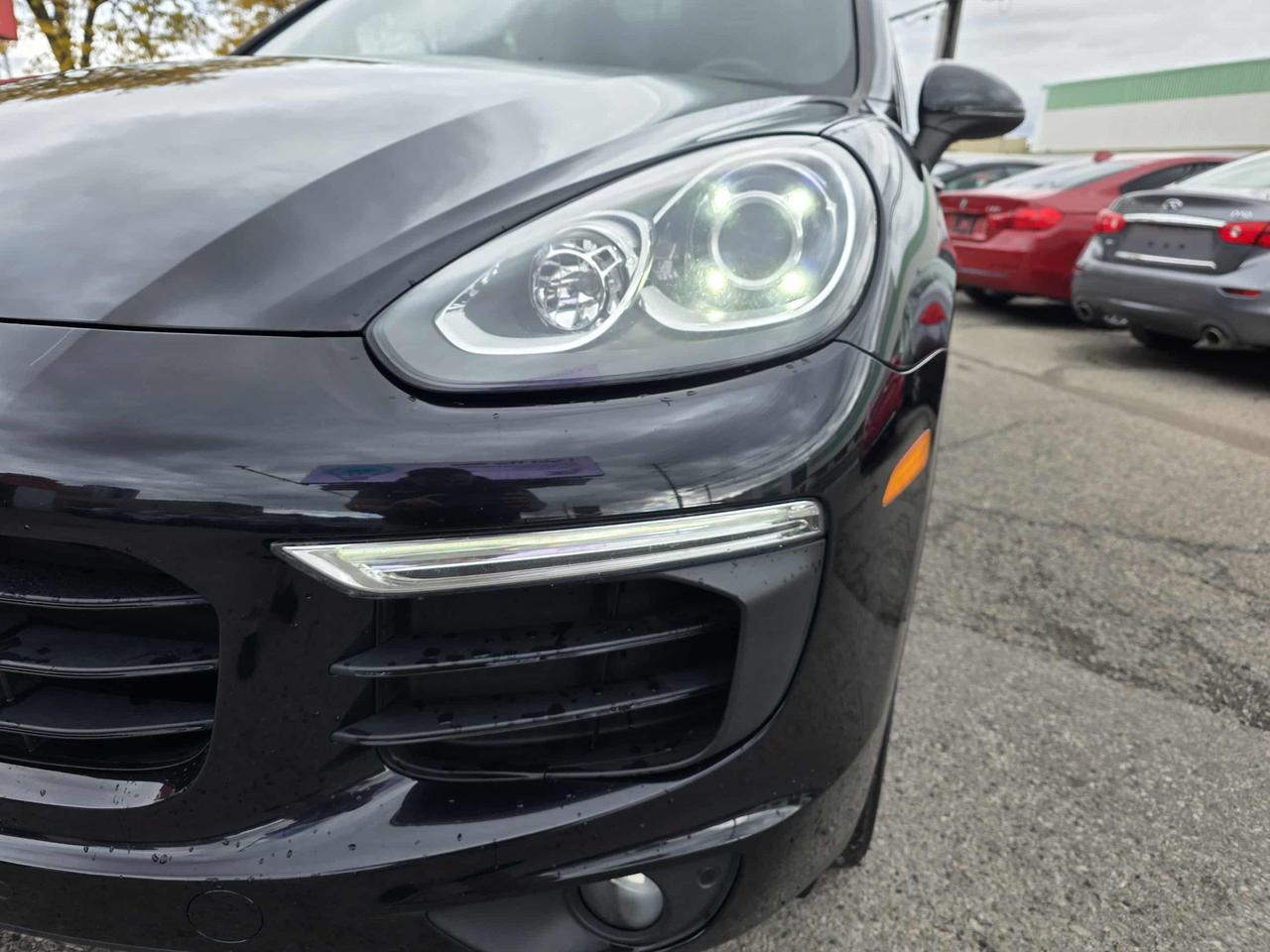 2017 Porsche Cayenne Platinum Edition AWD Photo