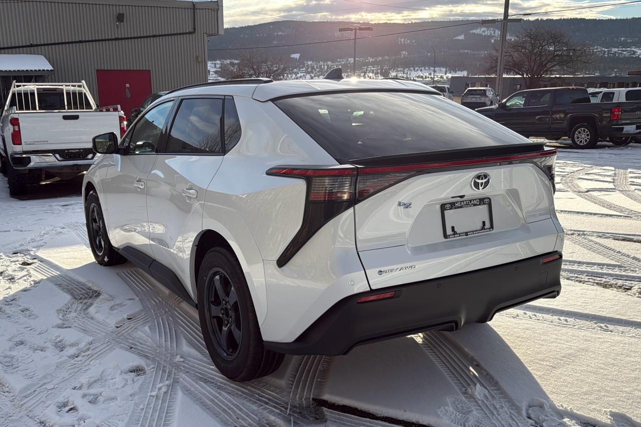 2026 Toyota bZ XLE AWD Photo4