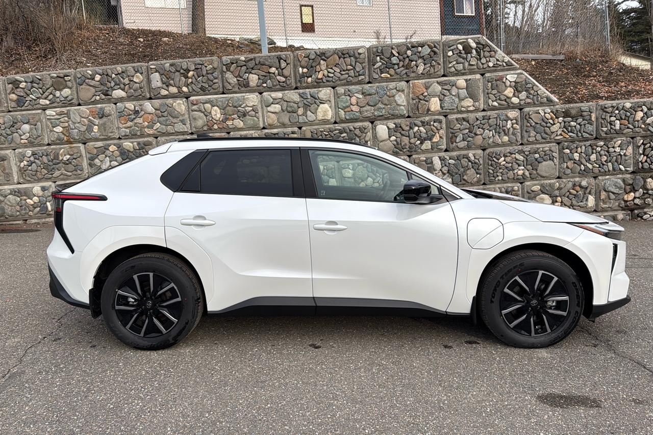 2026 Toyota bZ XLE AWD Photo