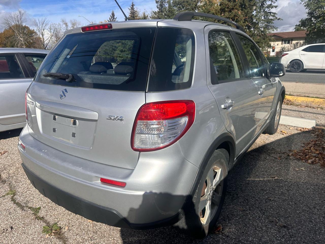 2010 Suzuki SX4 JX ESP - Photo #2