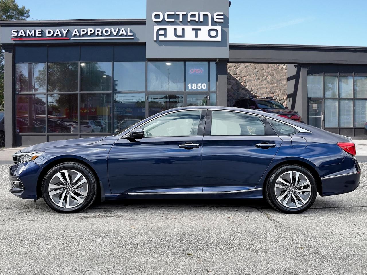 2018 Honda Accord Hybrid Touring - Photo #3
