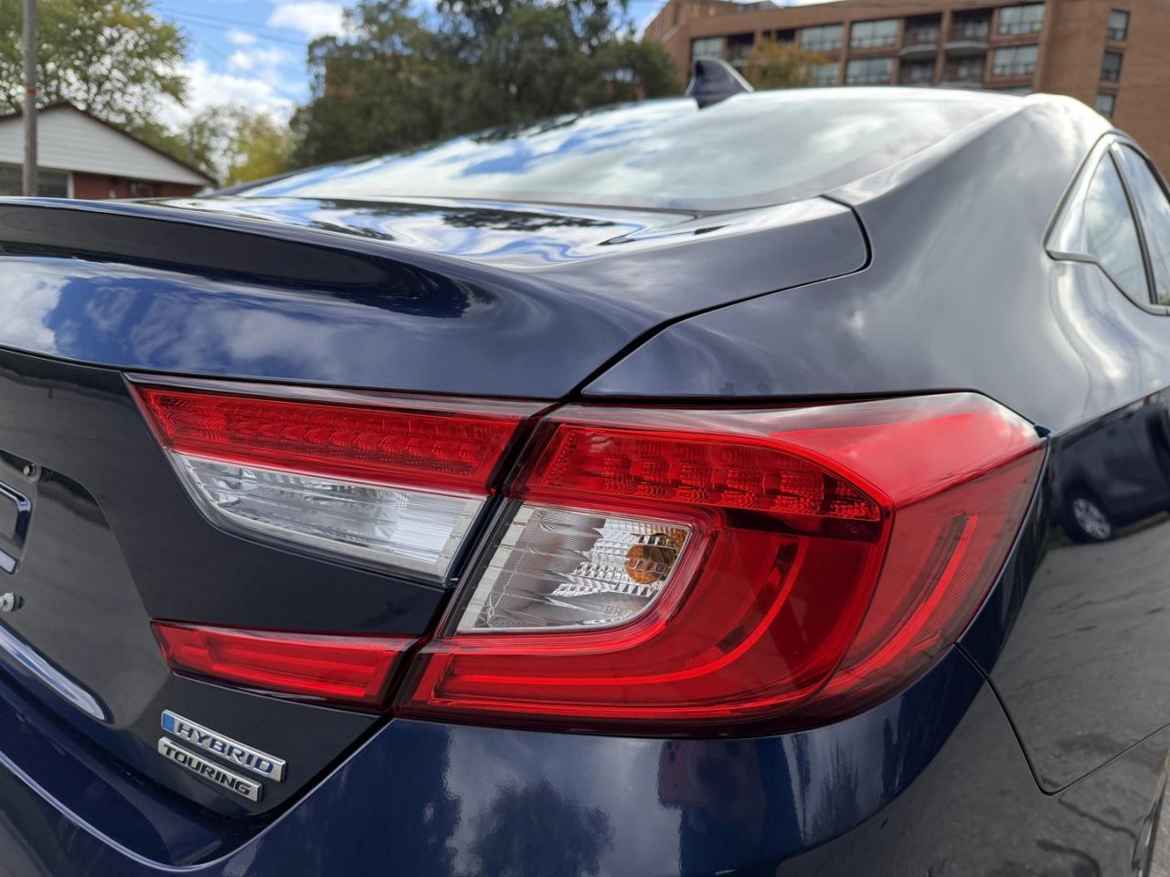2018 Honda Accord Hybrid Touring - Photo #6