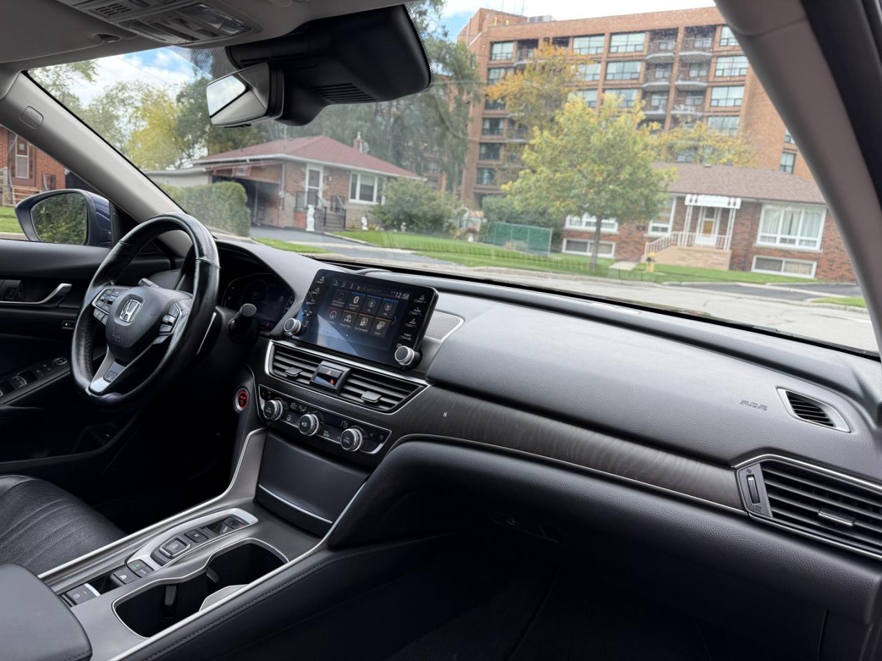 2018 Honda Accord Hybrid Touring - Photo #13