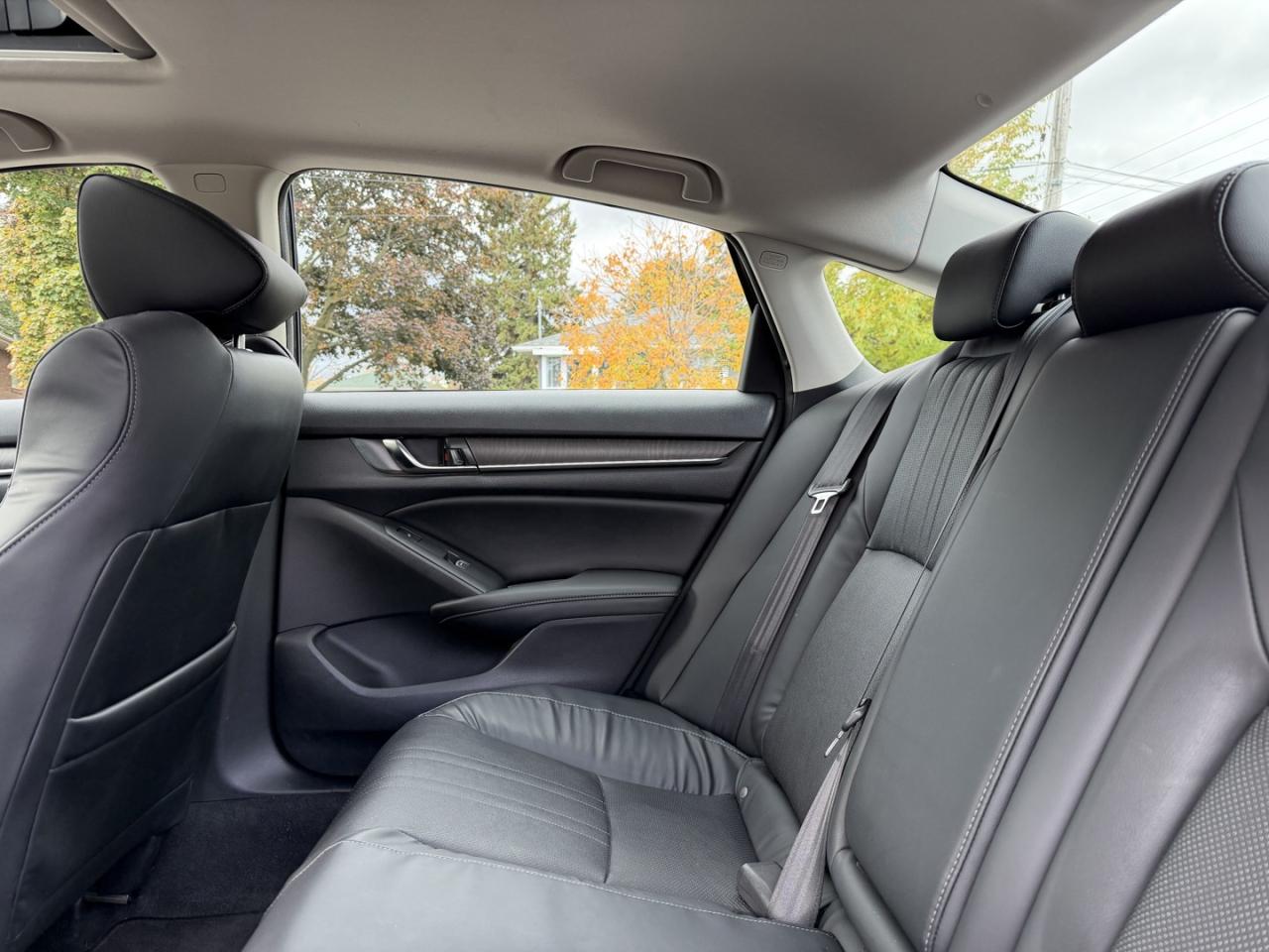 2018 Honda Accord Hybrid Touring - Photo #14