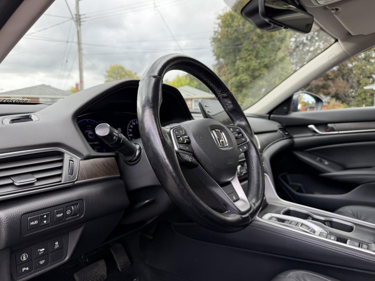 2018 Honda Accord Hybrid Touring - Photo #17
