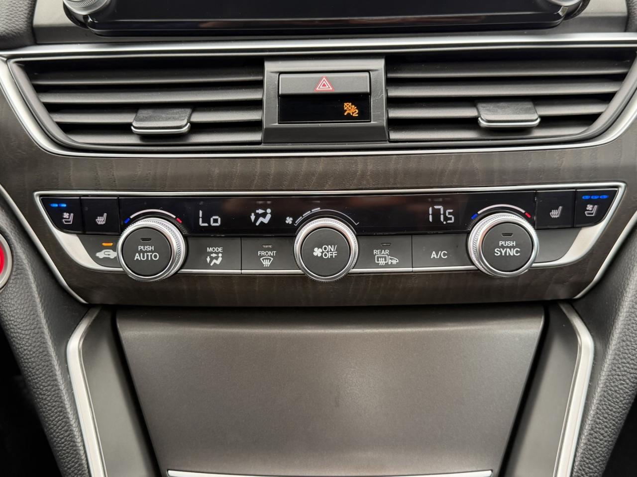 2018 Honda Accord Hybrid Touring - Photo #25