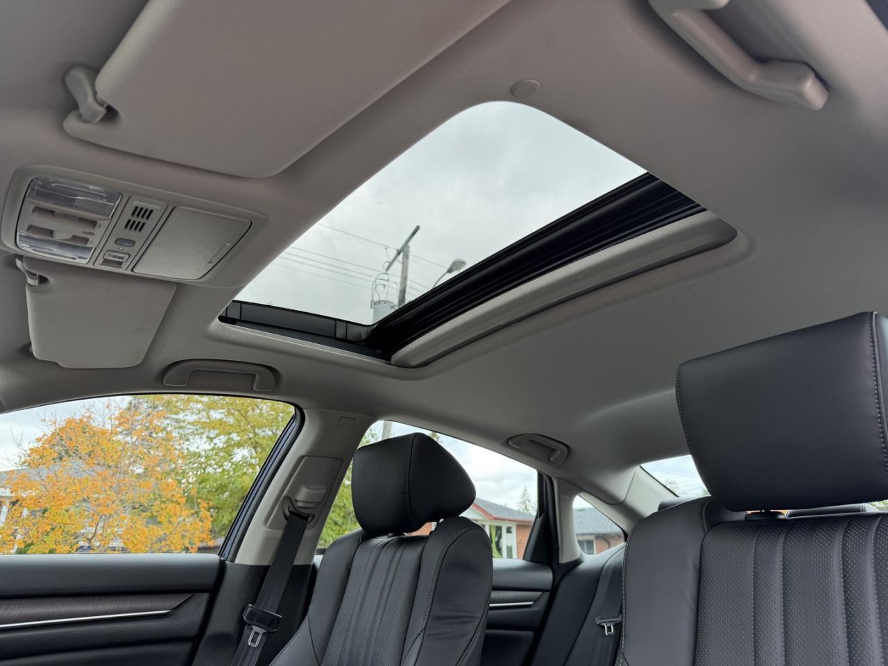 2018 Honda Accord Hybrid Touring - Photo #31