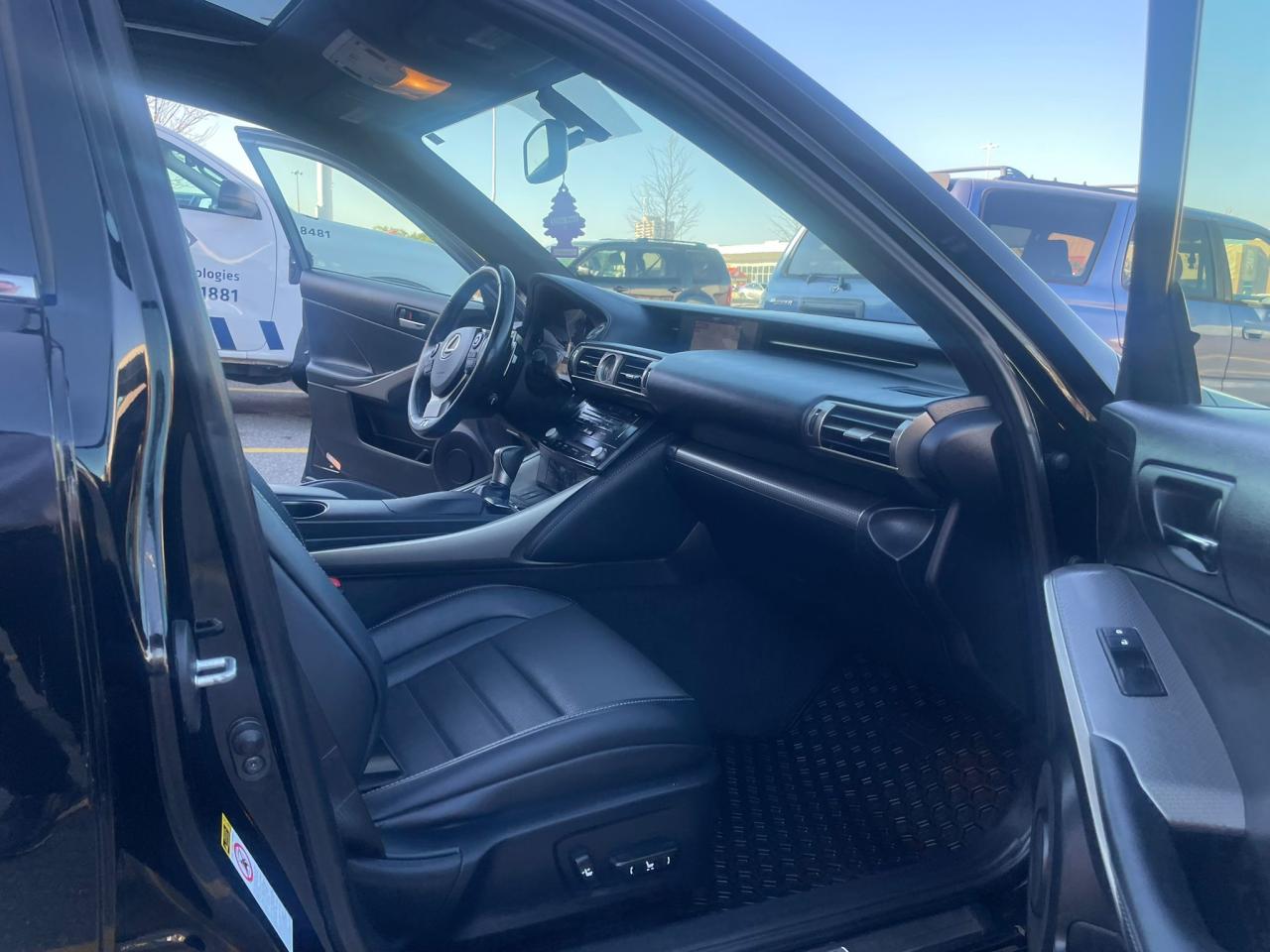 2014 Lexus IS 250 AUTO NO ACCIDENT AWD FULLY LOADED NAVI BLINDSPOT - Photo #17