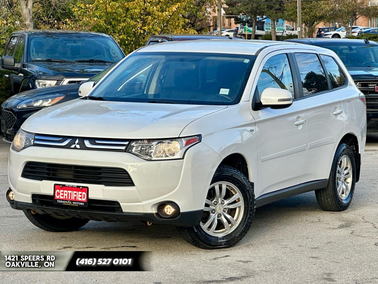 2014 Mitsubishi Outlander SE - Photo #2