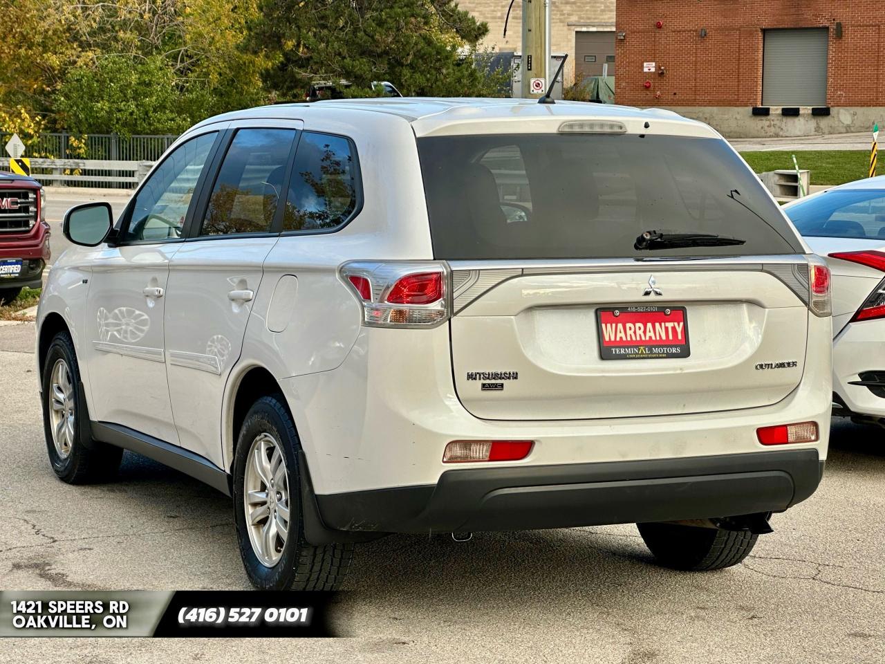 2014 Mitsubishi Outlander SE - Photo #5
