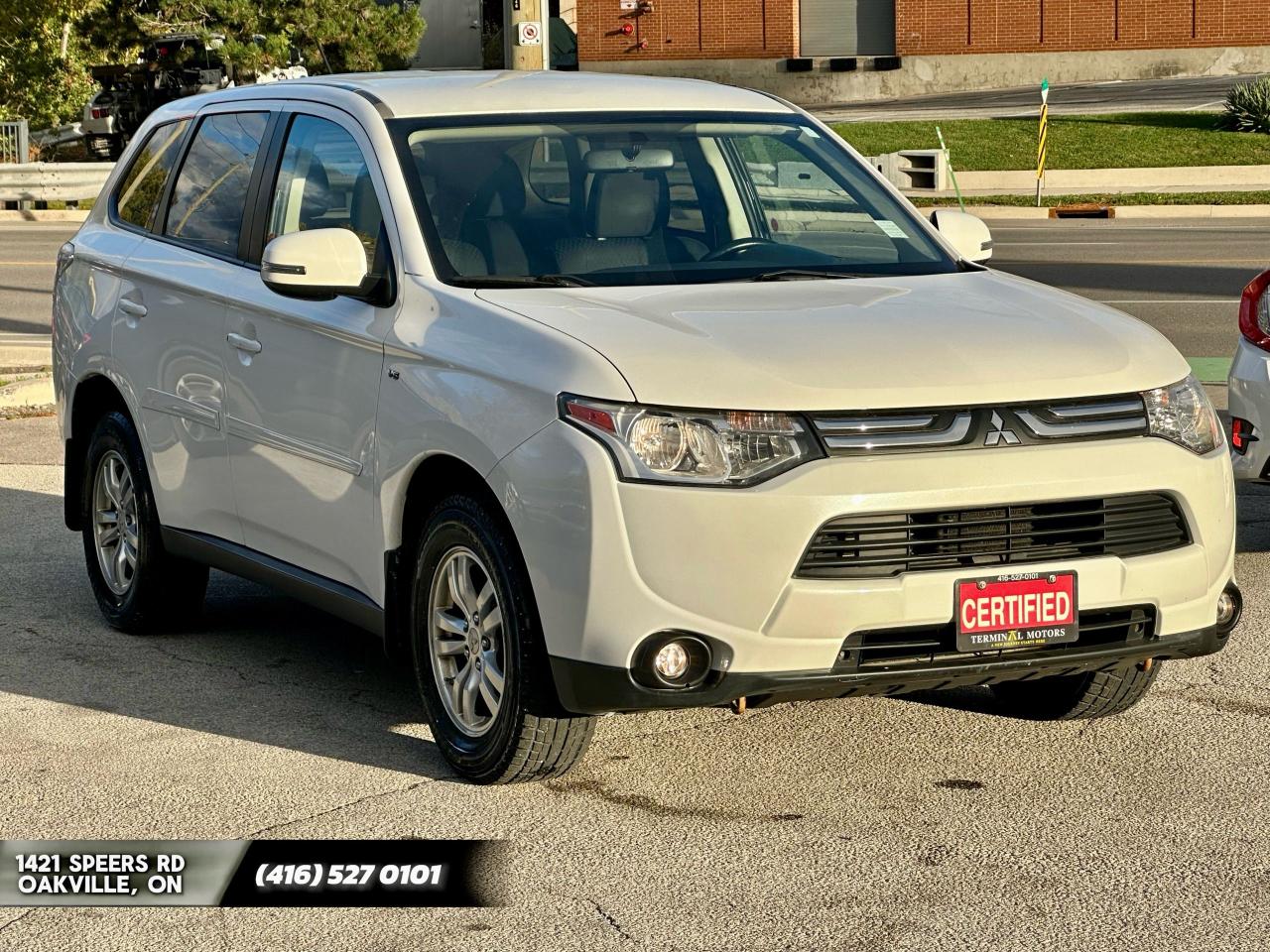 2014 Mitsubishi Outlander SE - Photo #4