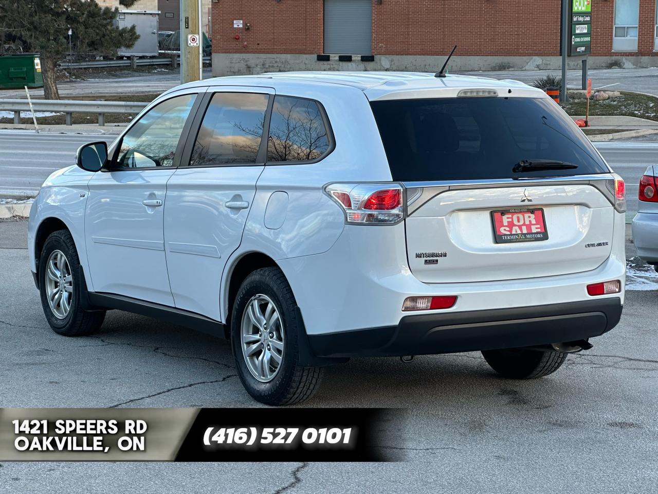 2014 Mitsubishi Outlander SE - Photo #5