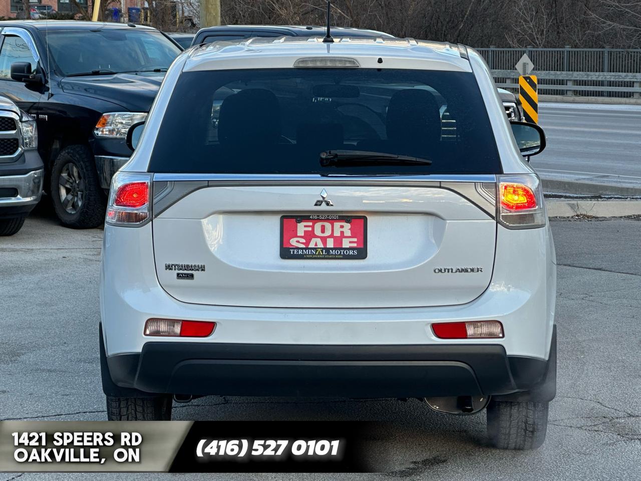 2014 Mitsubishi Outlander SE Photo2