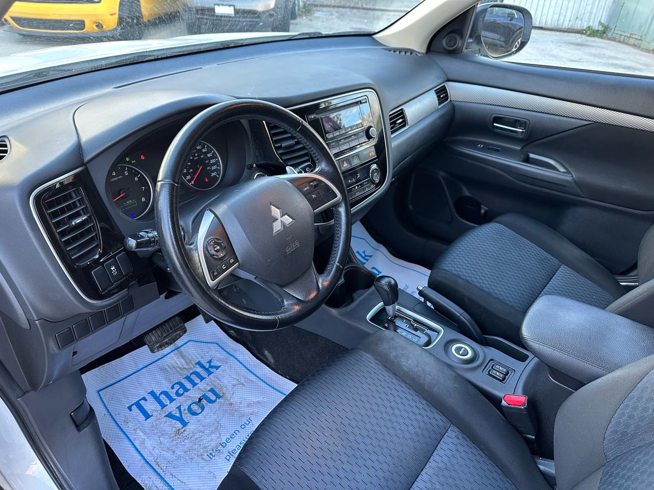 2014 Mitsubishi Outlander SE - Photo #6