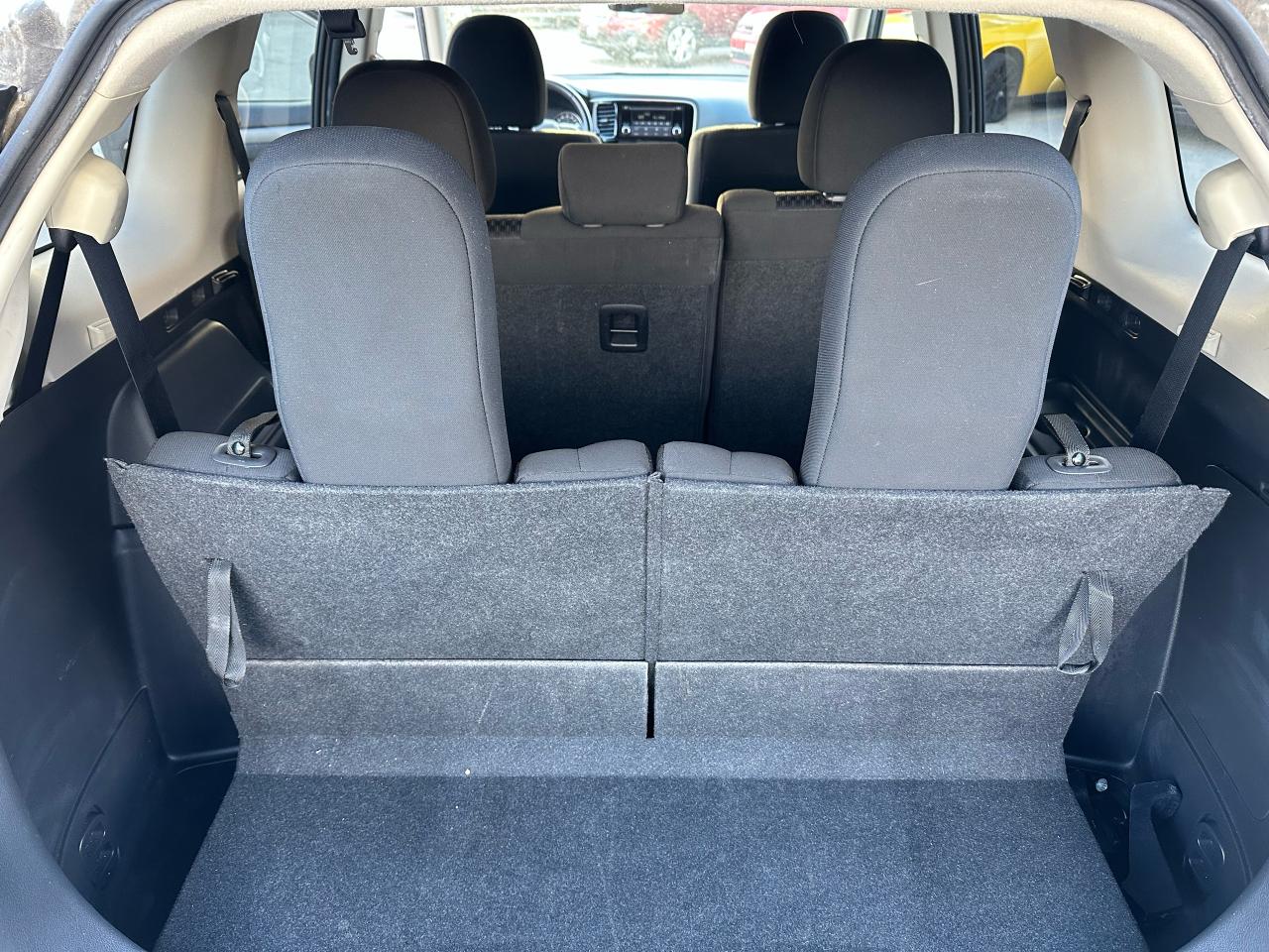 2014 Mitsubishi Outlander SE - Photo #8