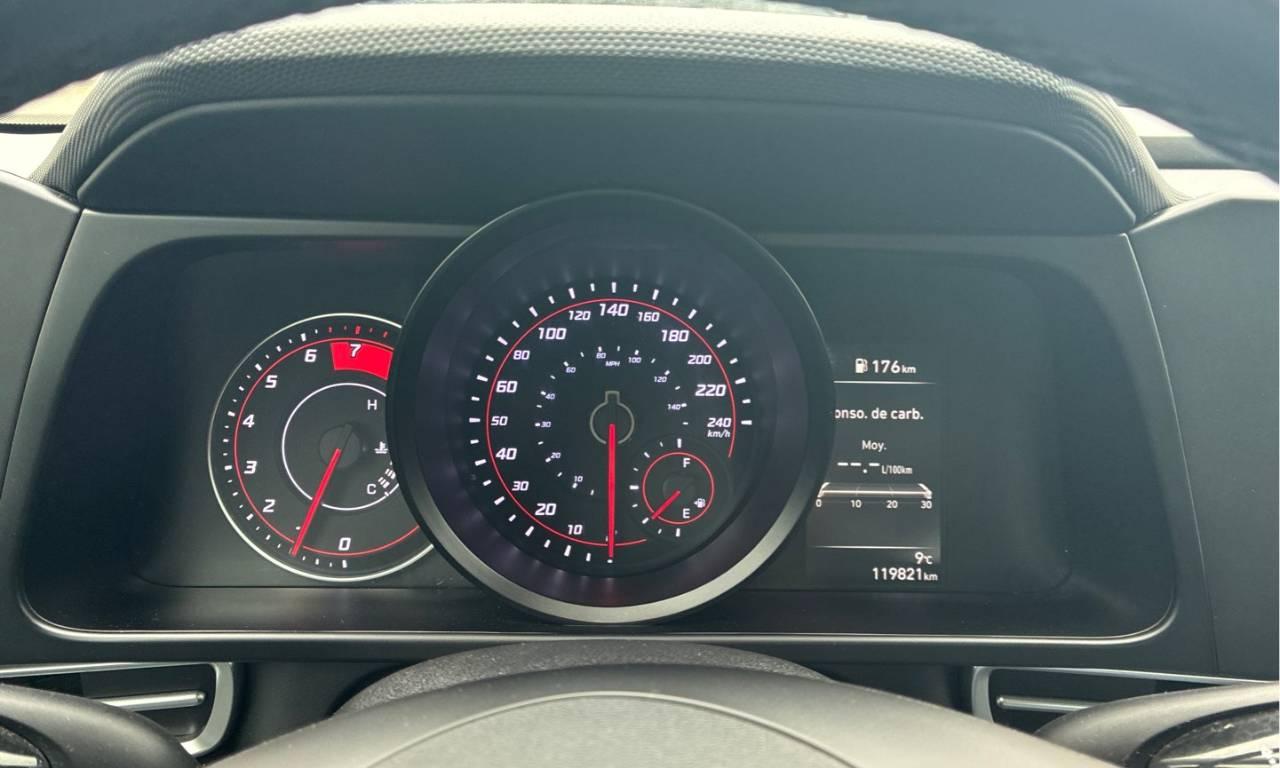 2021 Hyundai Elantra Preferred IVT - Photo #8