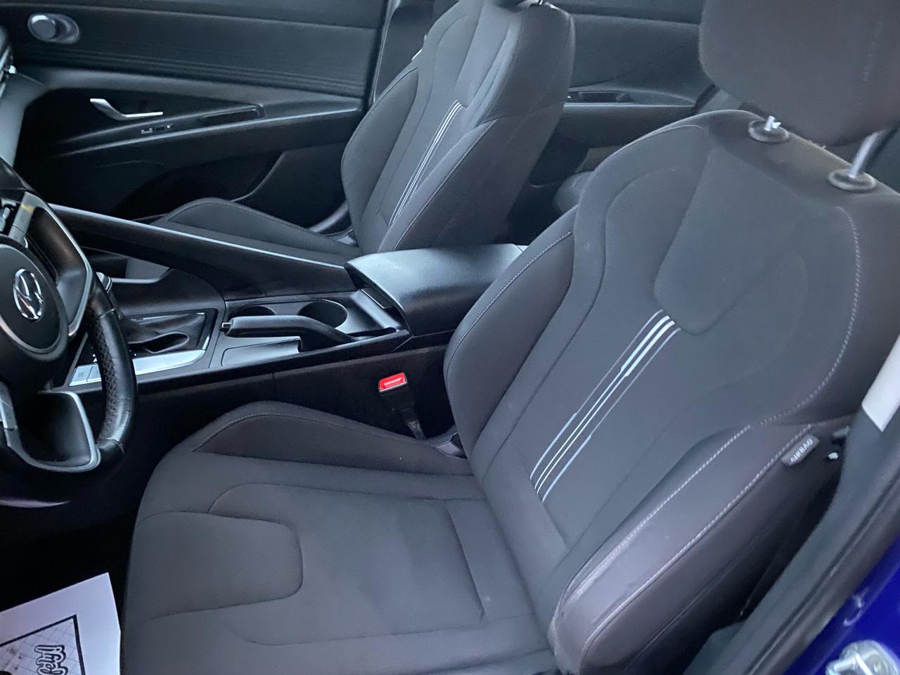 2021 Hyundai Elantra Preferred IVT Photo