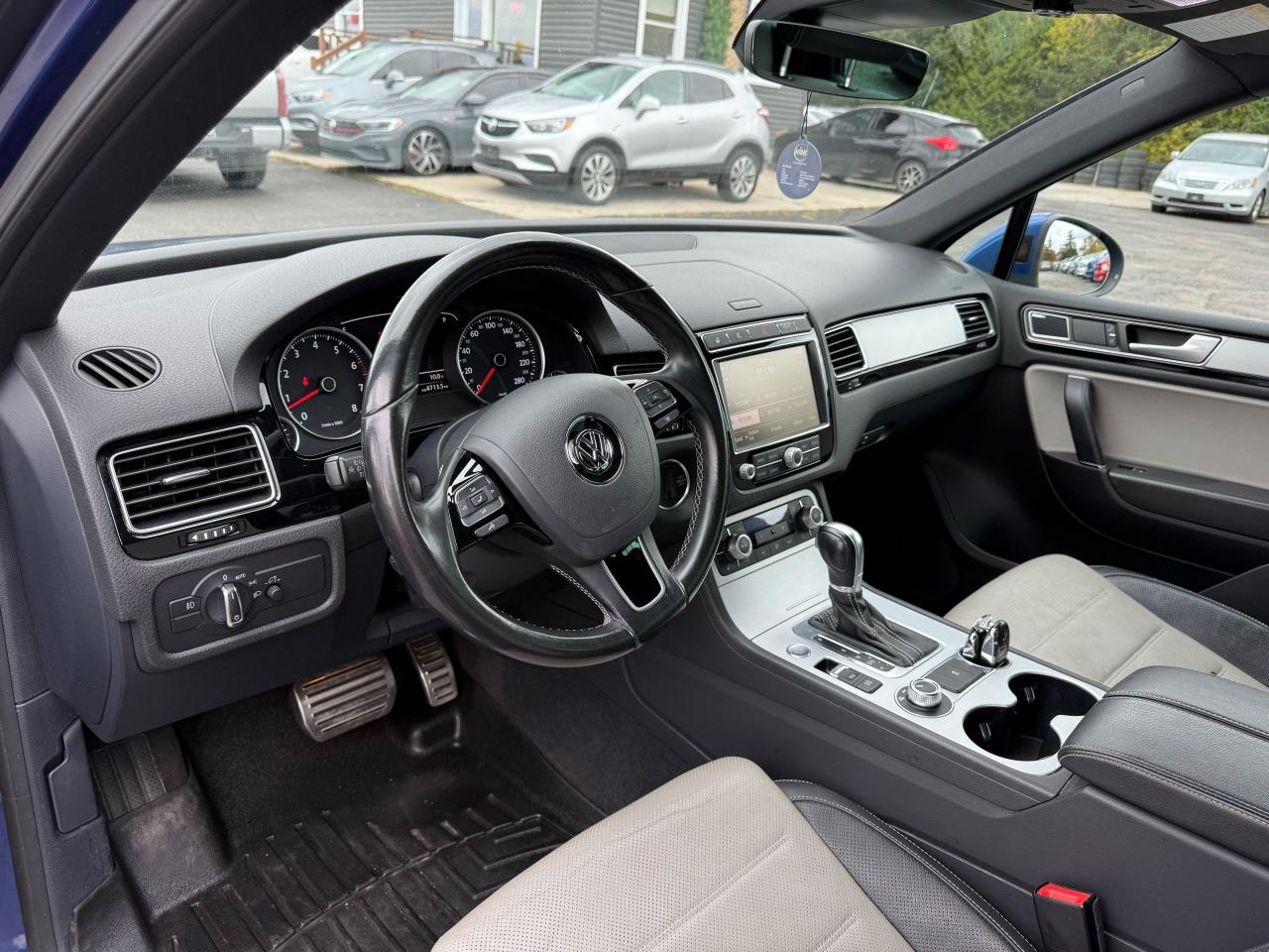 2017 Volkswagen Touareg Wolfsburg Edition Photo