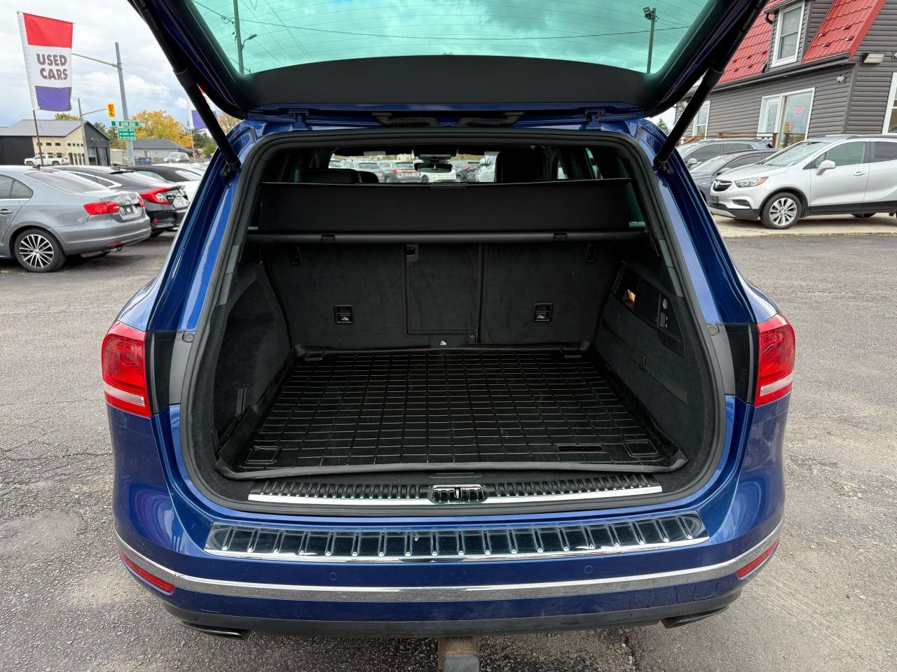 2017 Volkswagen Touareg Wolfsburg Edition Photo