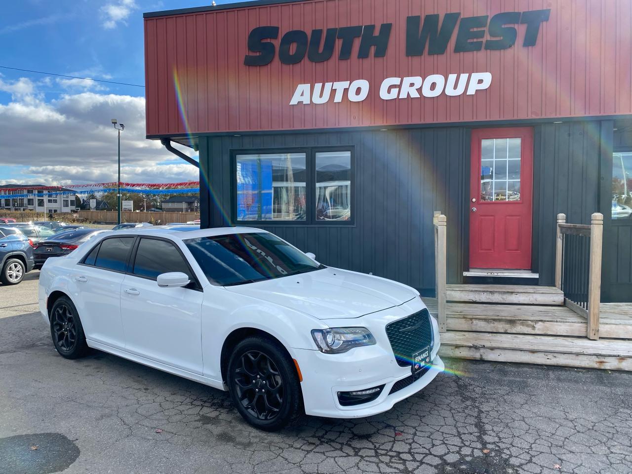 Used 2023 Chrysler 300 300 TOURING L for sale in London, ON