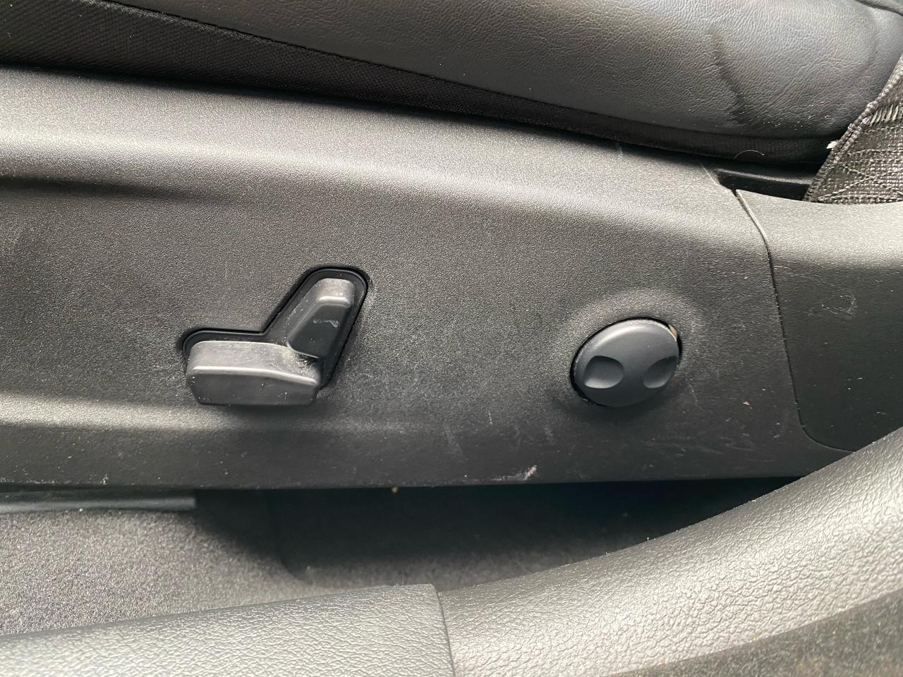 2023 Chrysler 300 300 TOURING L Photo